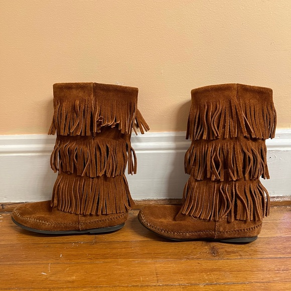 Minnetonka 3 Layer Fringe Boot Size 8 Brown Suede - Picture 1 of 9